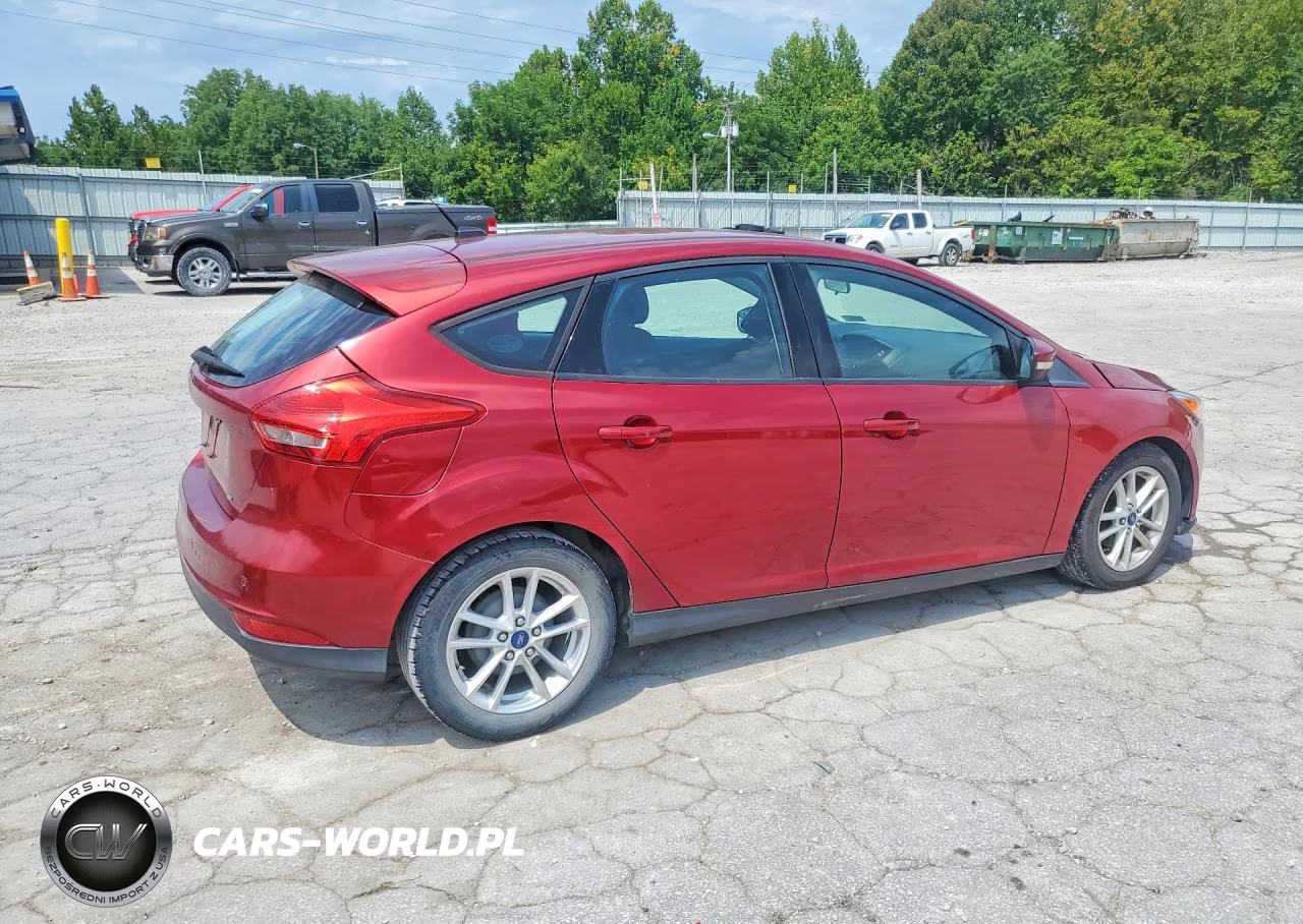 2015 Ford Focus Se VIN:1FADP3K21FL372005 - 3