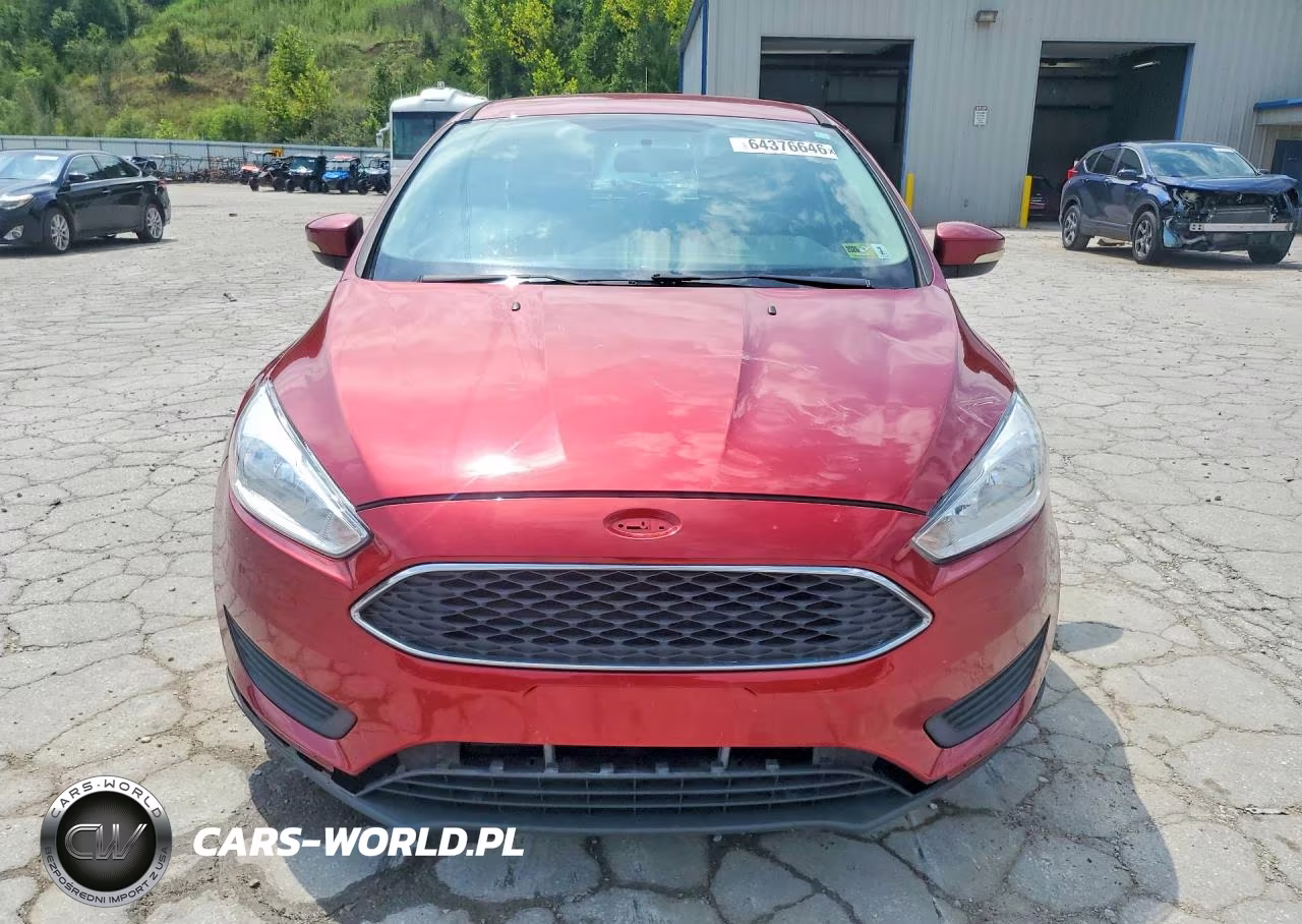 2015 Ford Focus Se VIN:1FADP3K21FL372005 - 5