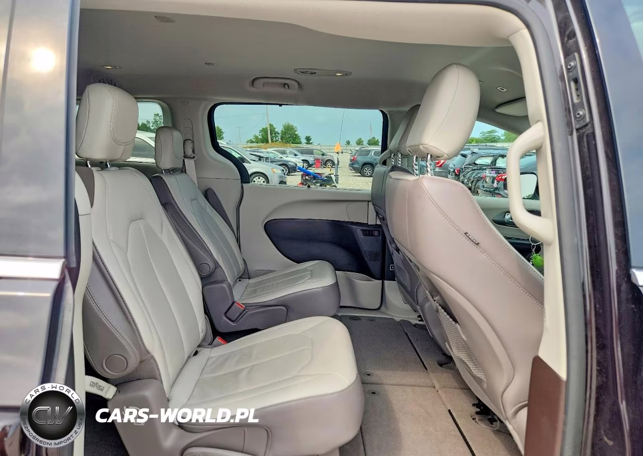 2019 Chrysler Pacifica Touring L VIN:2C4RC1BG9KR506885 - 11