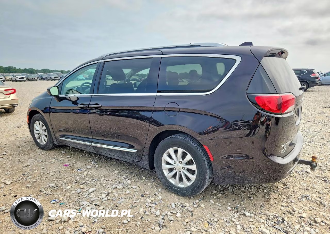 2019 Chrysler Pacifica Touring L VIN:2C4RC1BG9KR506885 - 2