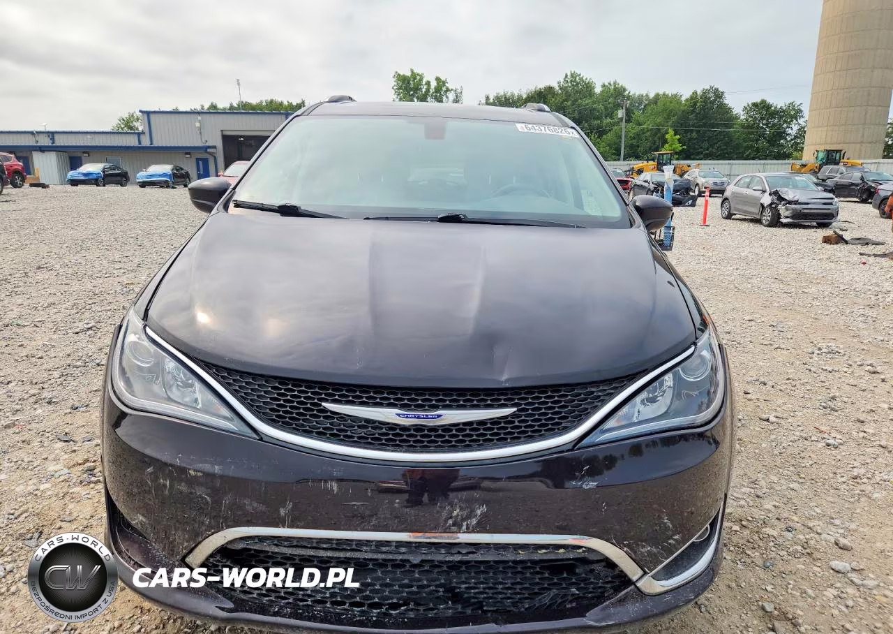 2019 Chrysler Pacifica Touring L VIN:2C4RC1BG9KR506885 - 5