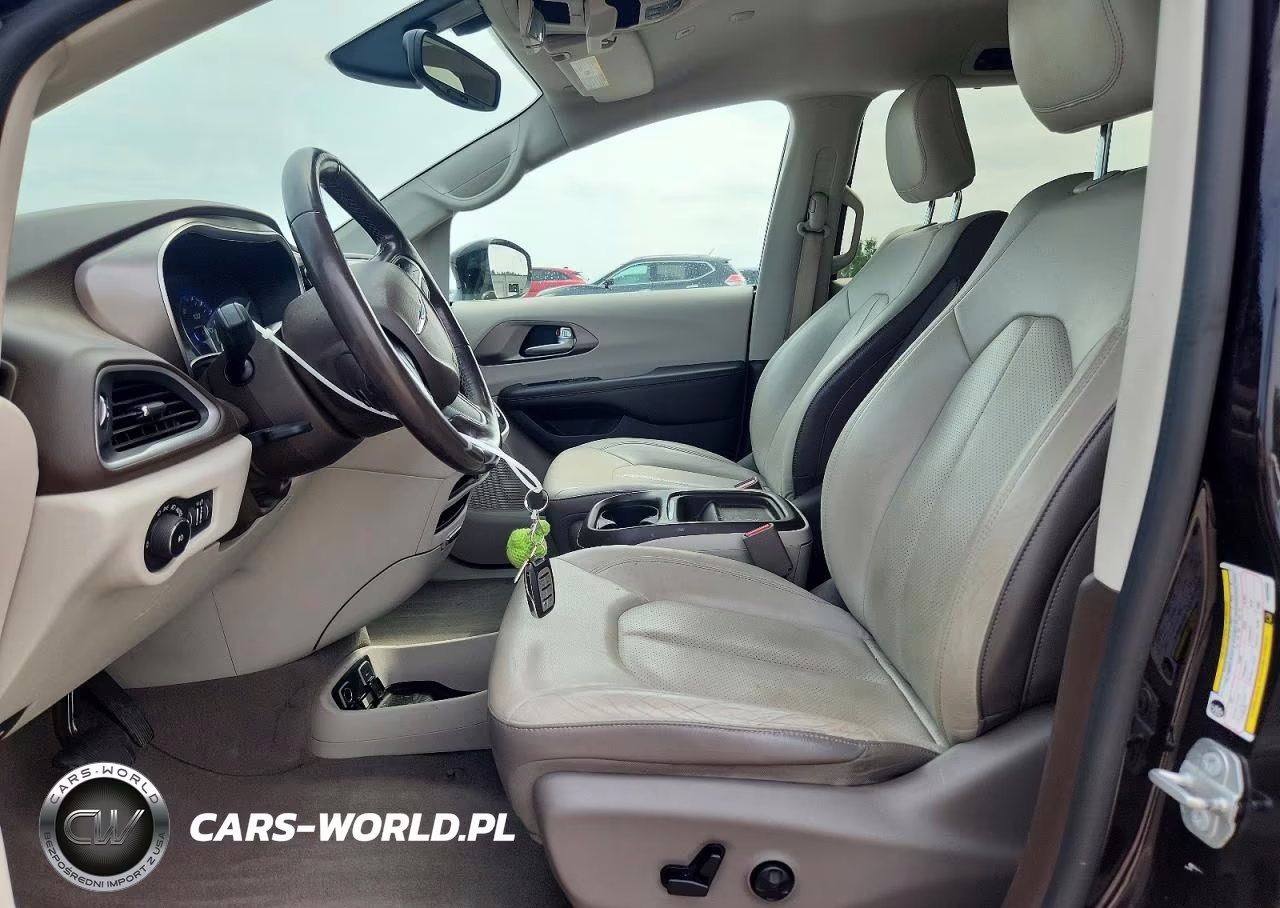 2019 Chrysler Pacifica Touring L VIN:2C4RC1BG9KR506885 - 7