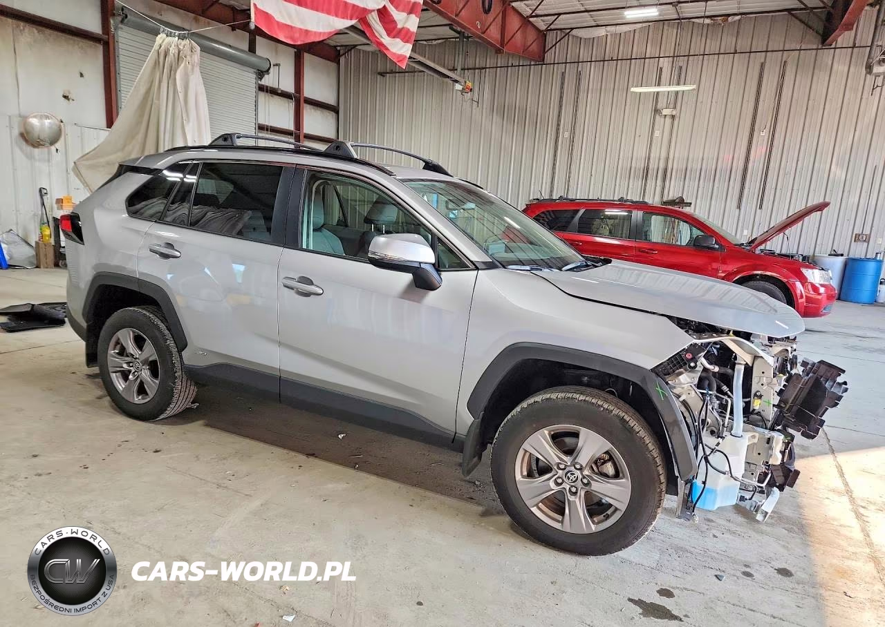 2025 Toyota Rav4 Hybrid Xle VIN:JTMRWRFV7SJ079855 - 4