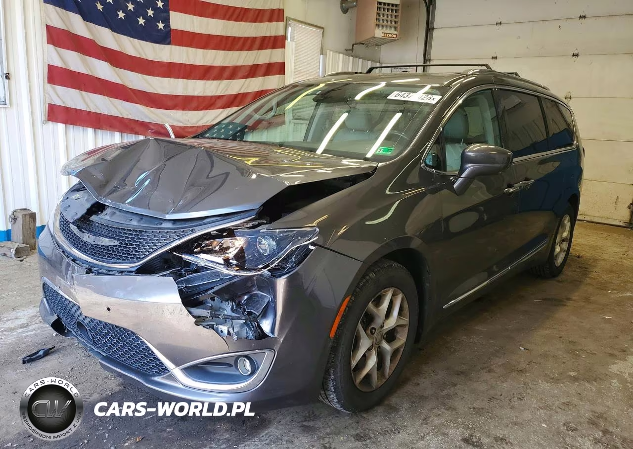 2017 Chrysler Pacifica Touring L Plus