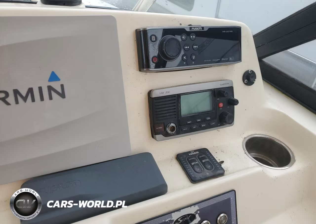 2017 Scout Fishing Boat VIN:SLPLP550E617 - 8