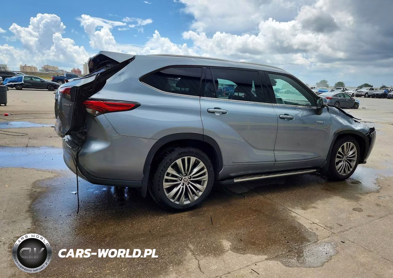 2021 Toyota Highlander Hybrid Platinum VIN:5TDFARAH9MS011565 - 3