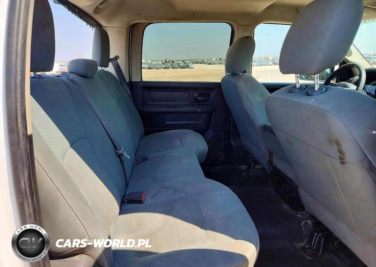 2018 Ram 2500 St VIN:3C6UR4HL3JG394918 - 10