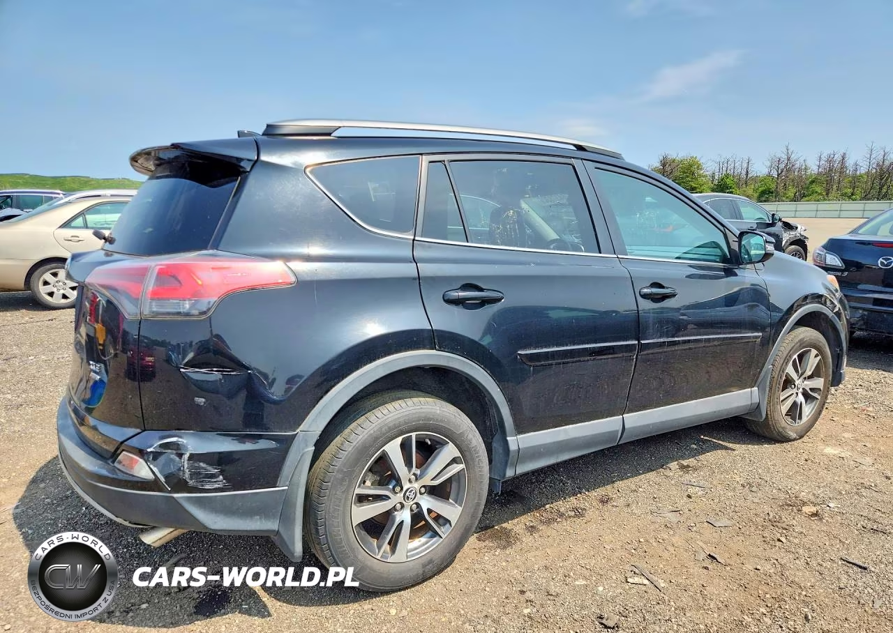 2017 Toyota Rav4 Xle VIN:2T3RFREVXHW663758 - 3