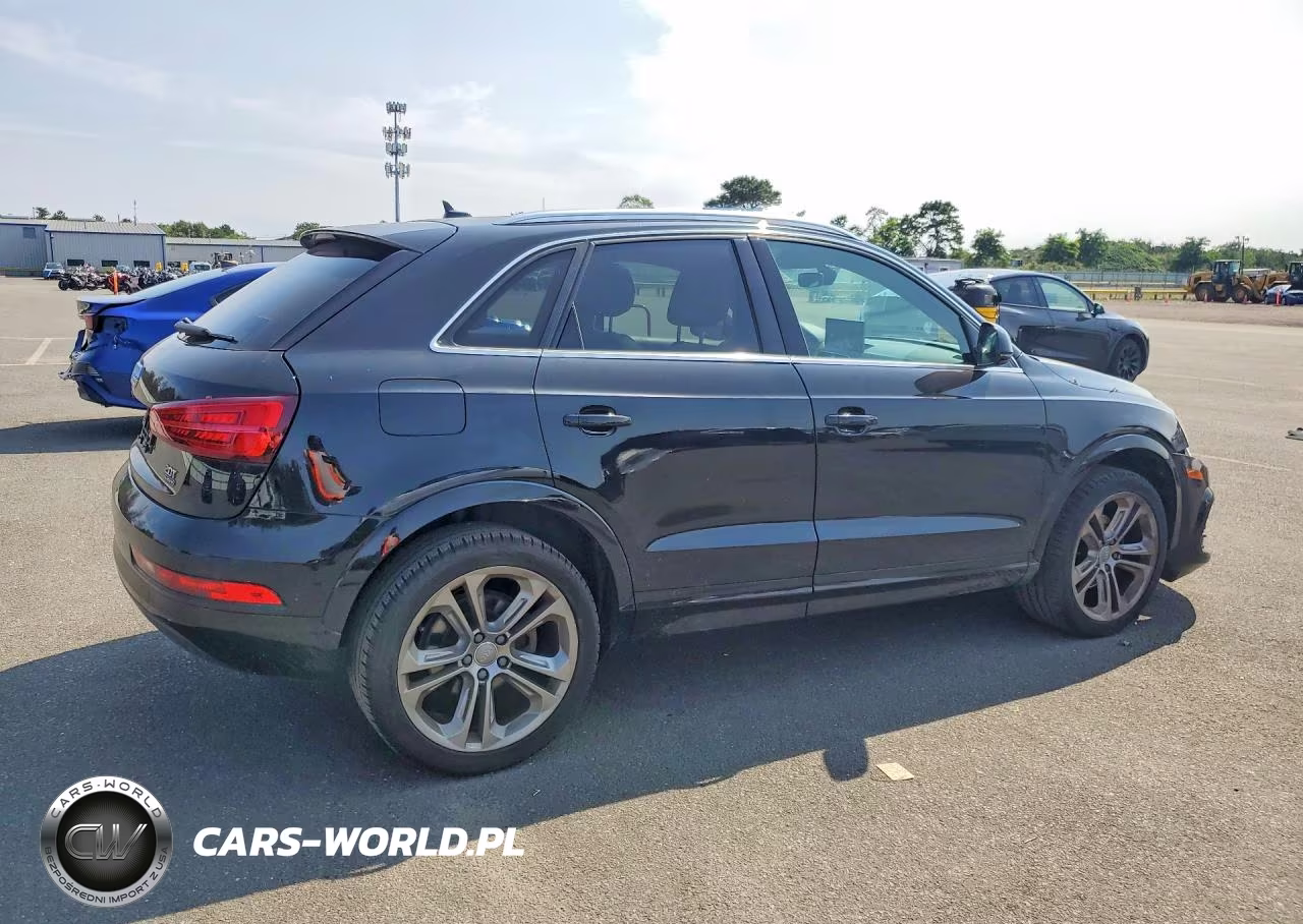 2016 Audi Q3 Premium Plus VIN:WA1EFCFSXGR025132 - 3