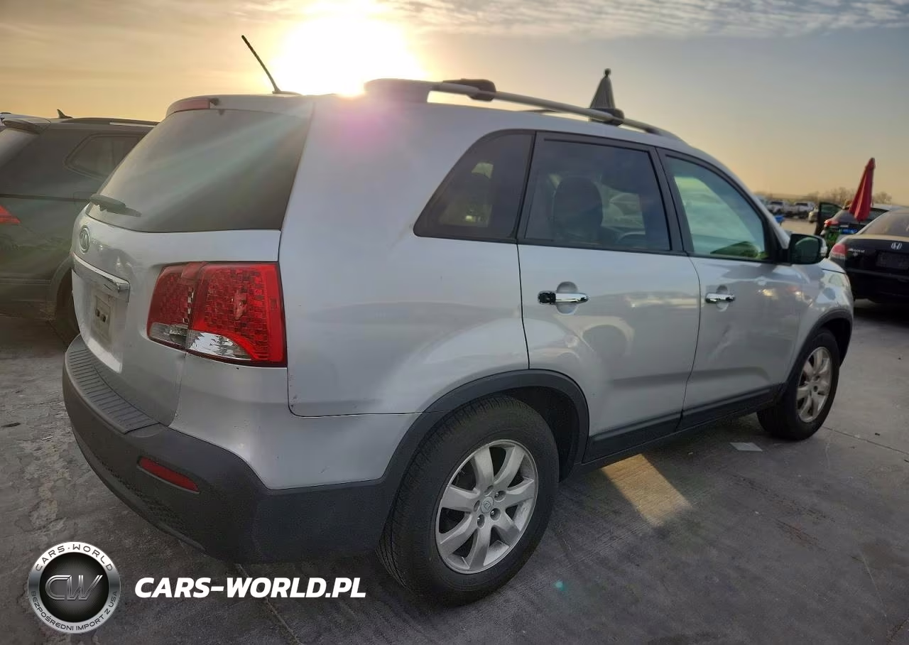 2012 Kia Sorento Base VIN:5XYKT3A61CG206219 - 3