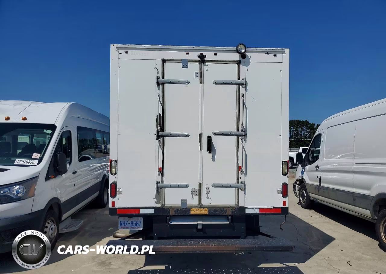 2018 GMC Savana Cutaway G3500 VIN:1GD07RFP7J1220893 - 6