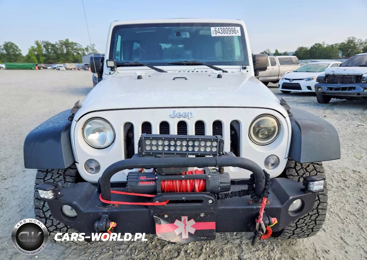 2015 Jeep Wrangler Sport VIN:1C4BJWDG6FL741292 - 5