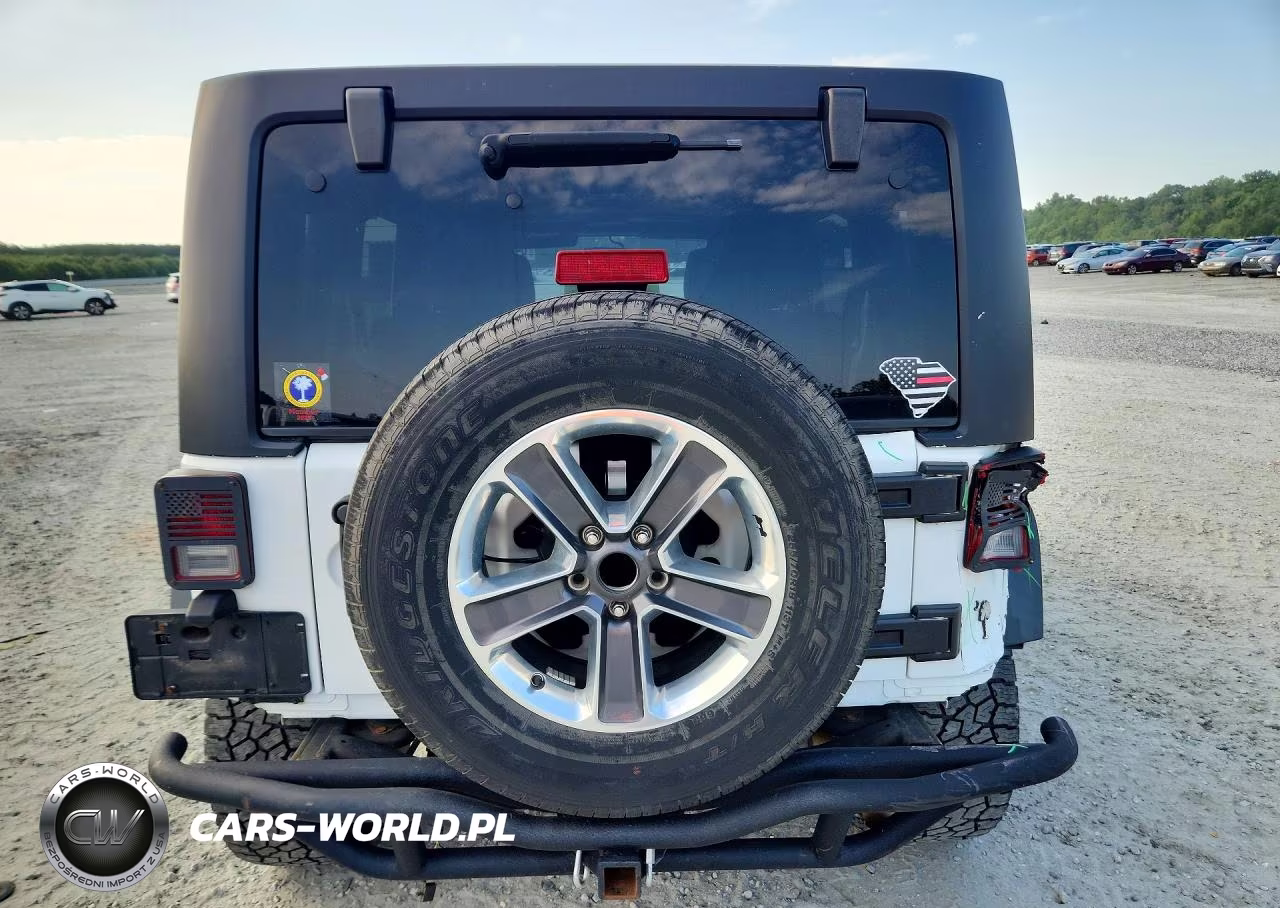 2015 Jeep Wrangler Sport VIN:1C4BJWDG6FL741292 - 6