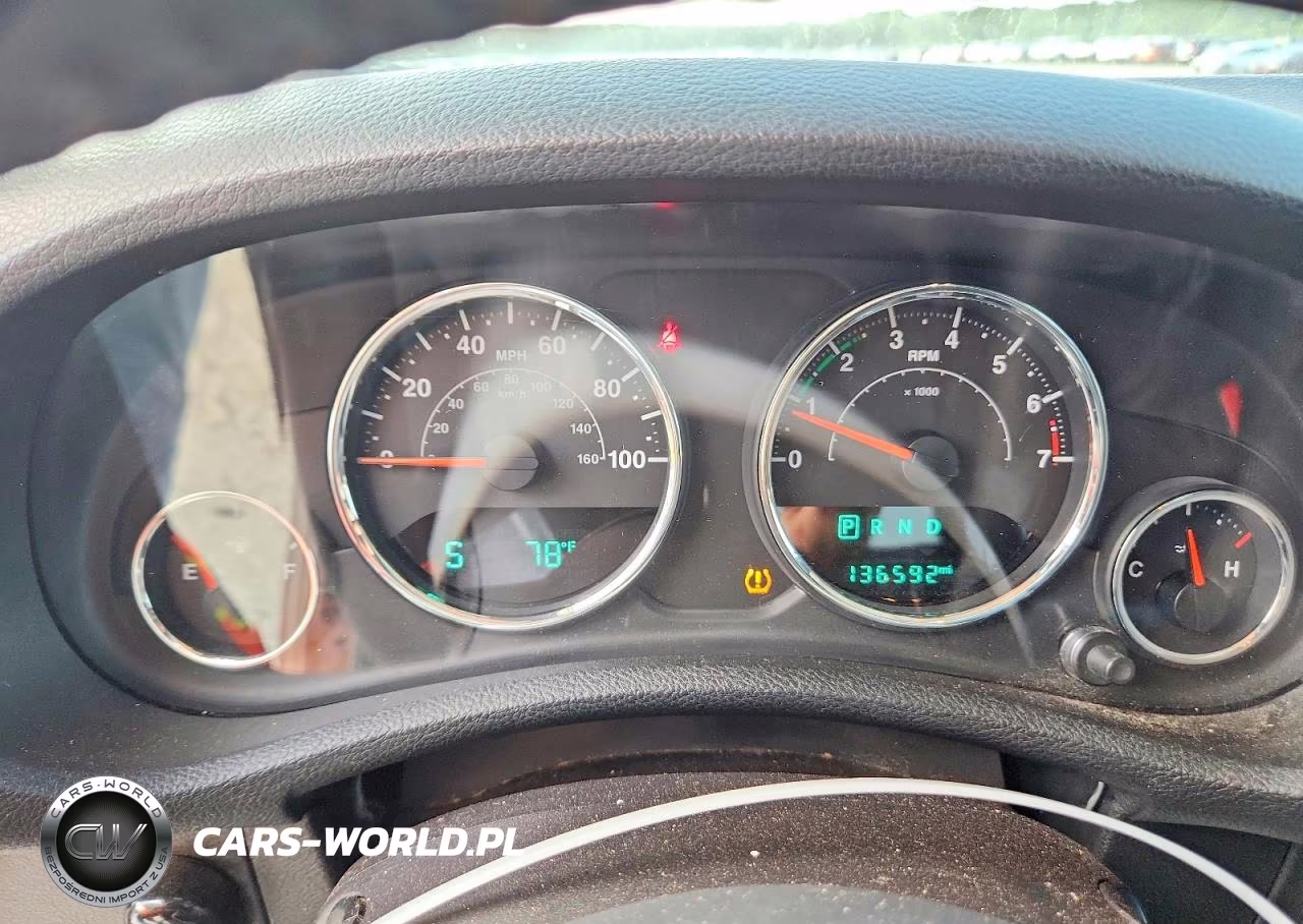 2015 Jeep Wrangler Sport VIN:1C4BJWDG6FL741292 - 9