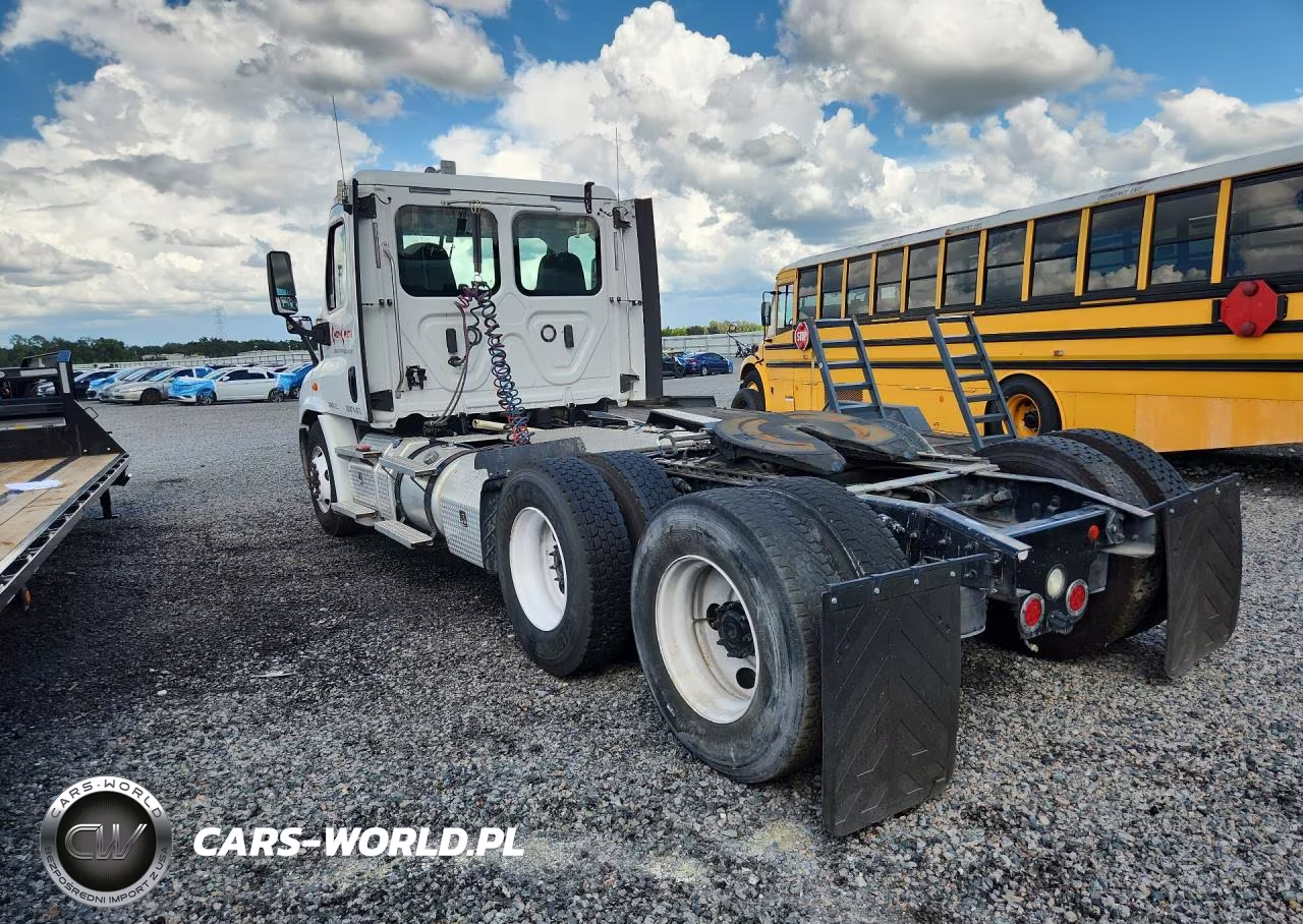 2020 Freightliner Cascadia 113 VIN:3AKJGBDV5LDLY0023 - 2