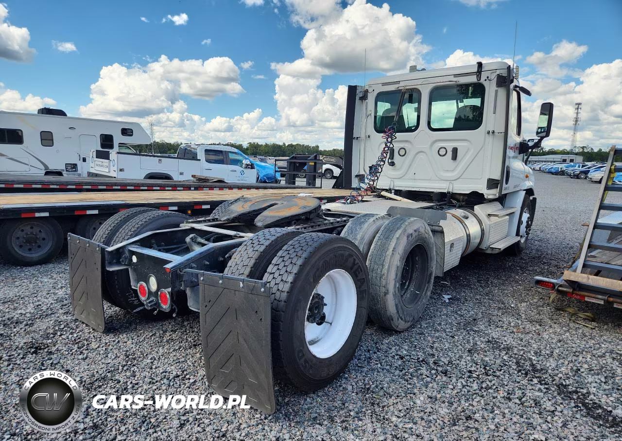 2020 Freightliner Cascadia 113 VIN:3AKJGBDV5LDLY0023 - 3