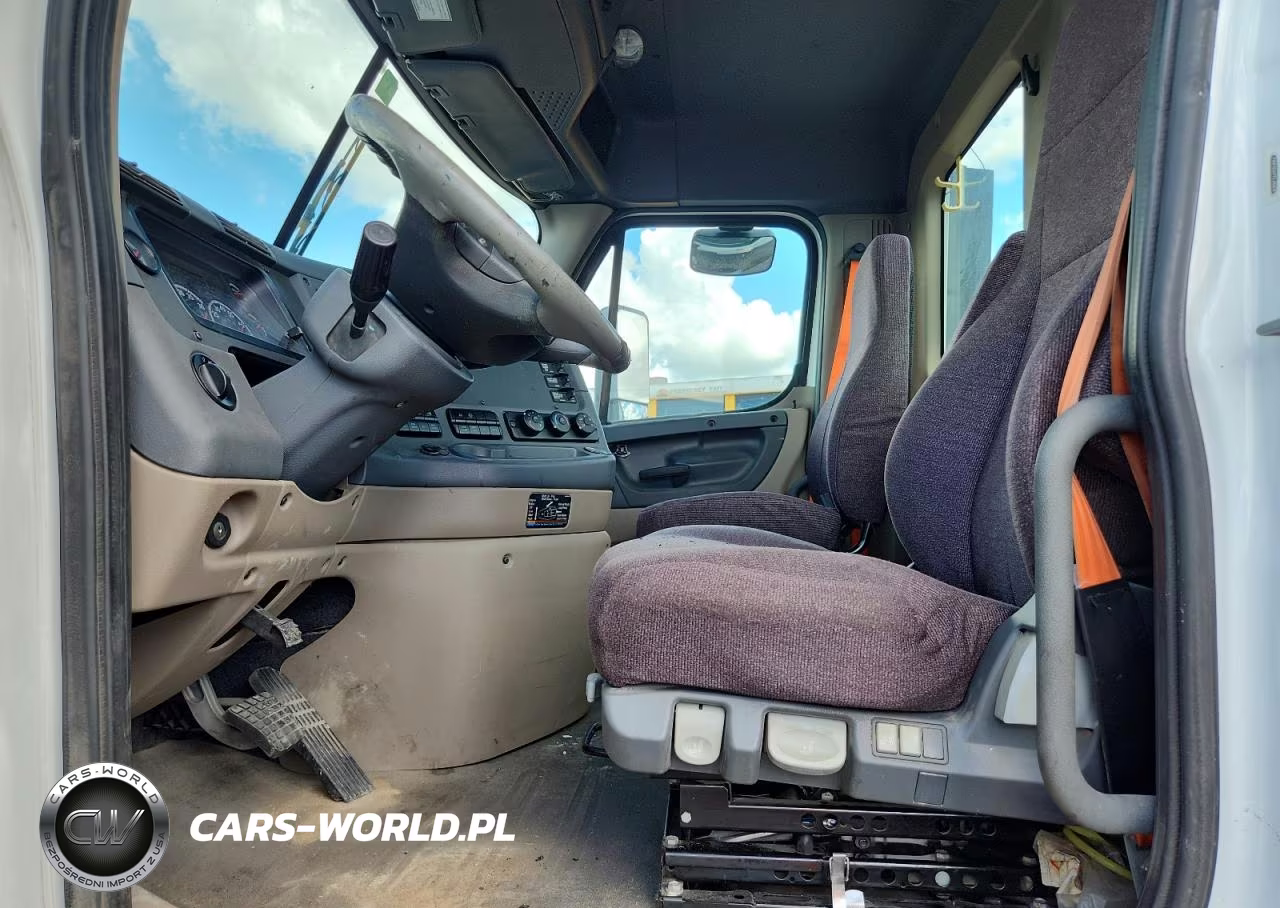2020 Freightliner Cascadia 113 VIN:3AKJGBDV5LDLY0023 - 7