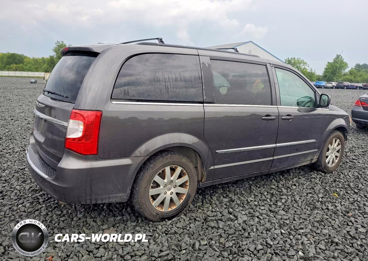 2015 Chrysler Town & Country Touring VIN:2C4RC1BG8FR545490 - 3