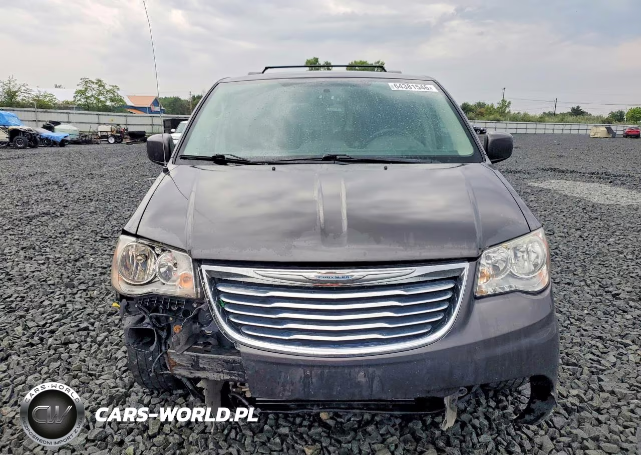 2015 Chrysler Town & Country Touring VIN:2C4RC1BG8FR545490 - 5