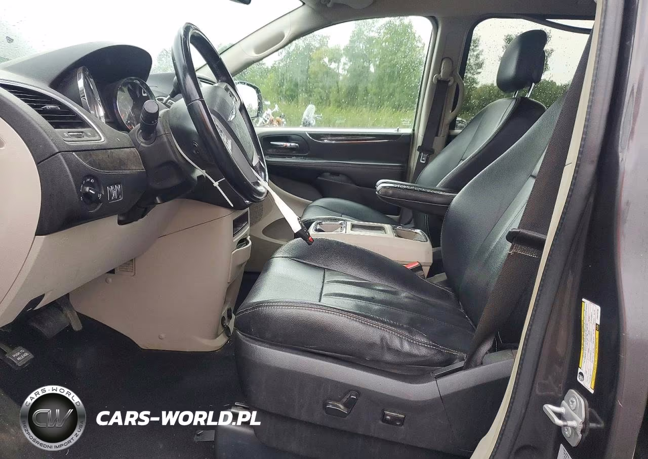 2015 Chrysler Town & Country Touring VIN:2C4RC1BG8FR545490 - 7