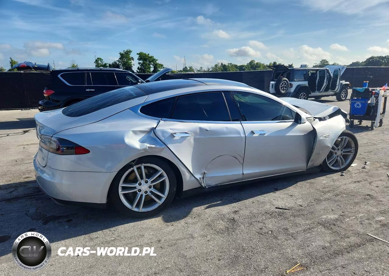 2014 Tesla Model S VIN:5YJSA1H11EFP46393 - 3