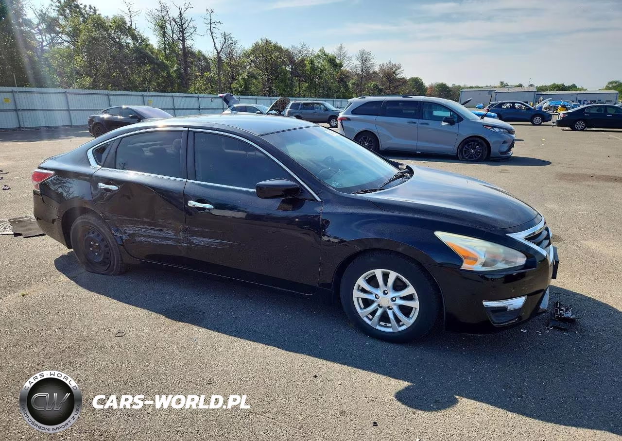 2014 Nissan Altima 2.5 S VIN:1N4AL3AP6EN385833 - 4