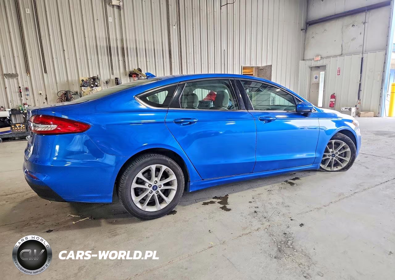 2020 Ford Fusion Se VIN:3FA6P0LUXLR158215 - 3
