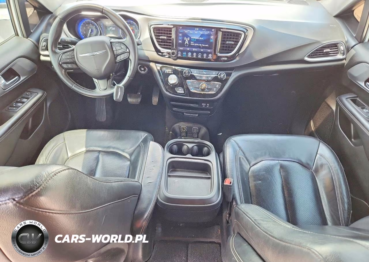 2018 Chrysler Pacifica Touring L VIN:2C4RC1BG4JR228069 - 8