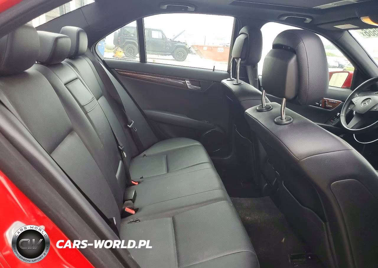 2010 Mercedes-Benz C 300 4Matic VIN:WDDGF8BBXAR090044 - 10