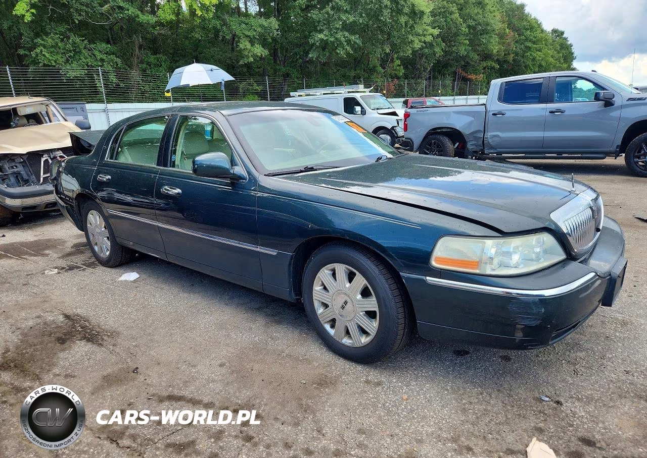 2003 Lincoln Town Car Cartier VIN:1LNHM83W43Y629414 - 4
