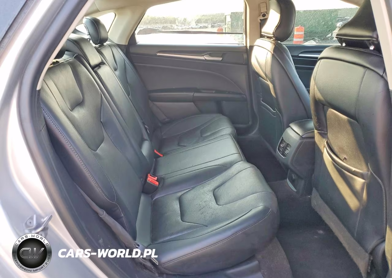 2019 Ford Fusion Titanium VIN:3FA6P0RU3KR223850 - 10