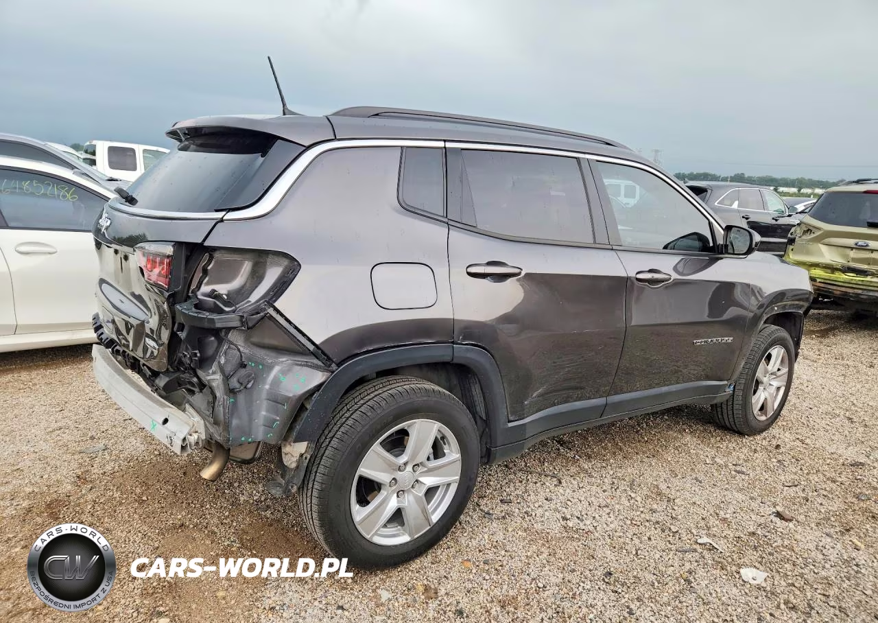 2022 Jeep Compass Latitude VIN:3C4NJDBB2NT165518 - 3