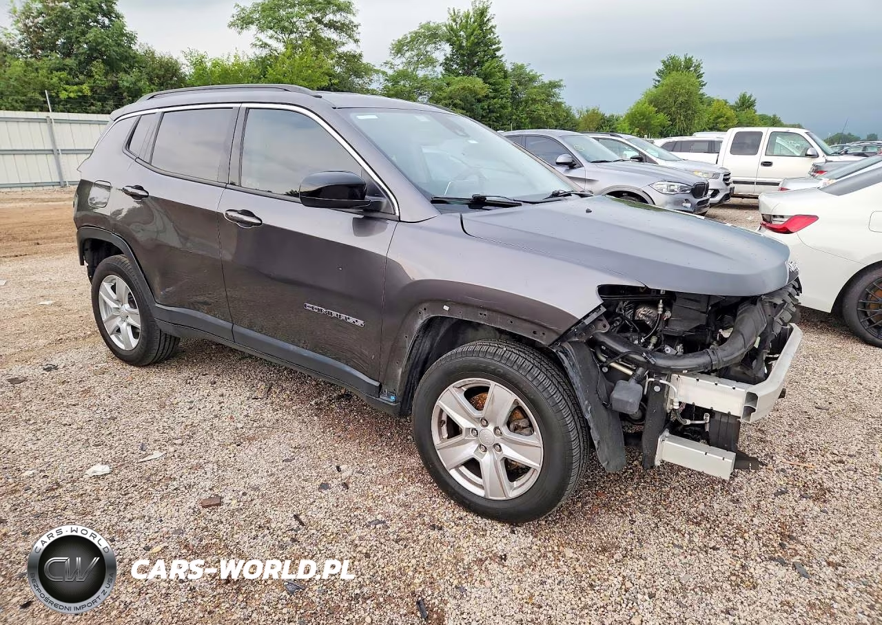 2022 Jeep Compass Latitude VIN:3C4NJDBB2NT165518 - 4