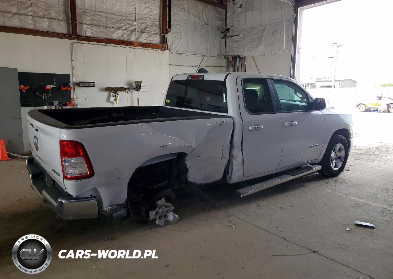 2020 Ram 1500 Big Horn-Lone Star VIN:1C6SRFBT8LN195613 - 3