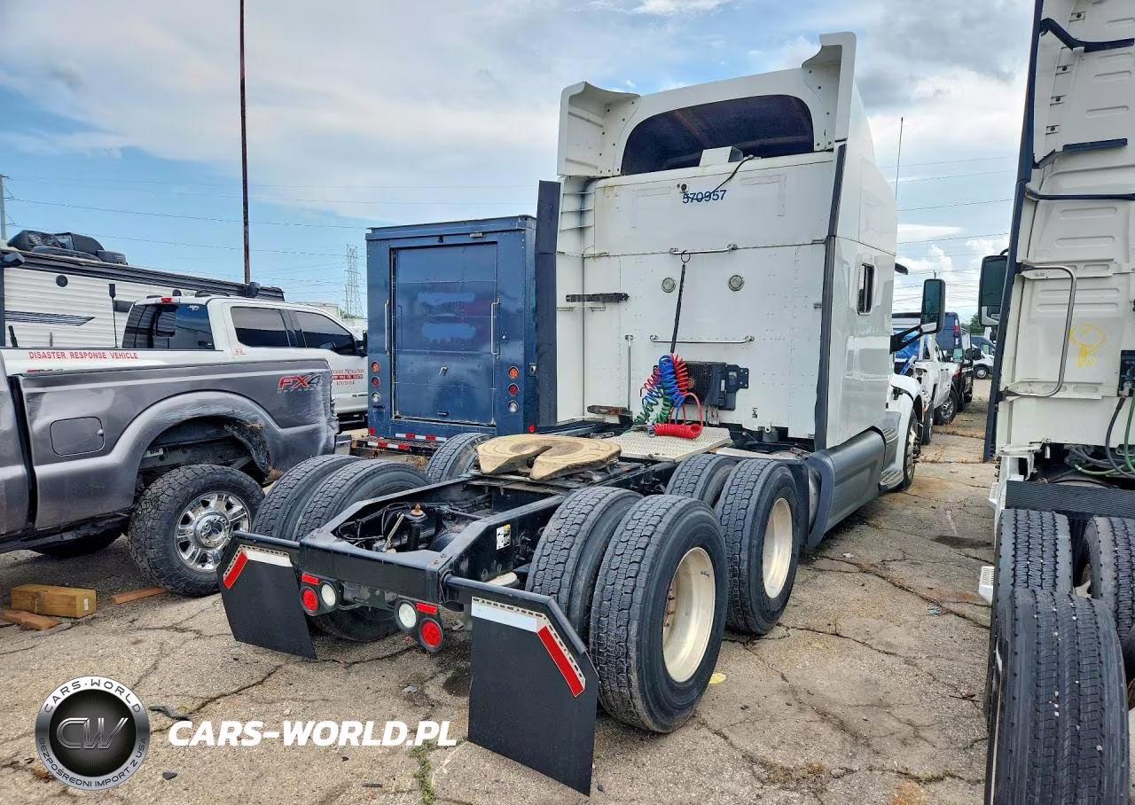 2015 Peterbilt 579 Semi Truck VIN:1XPBD49X4FD285337 - 3