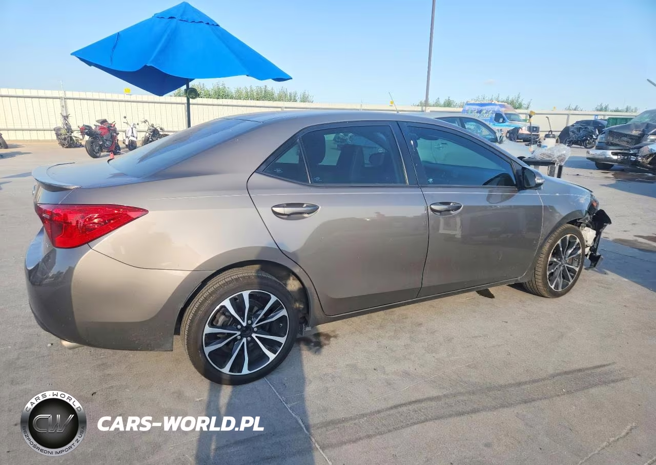 2018 Toyota Corolla Se VIN:5YFBURHE9JP742292 - 3