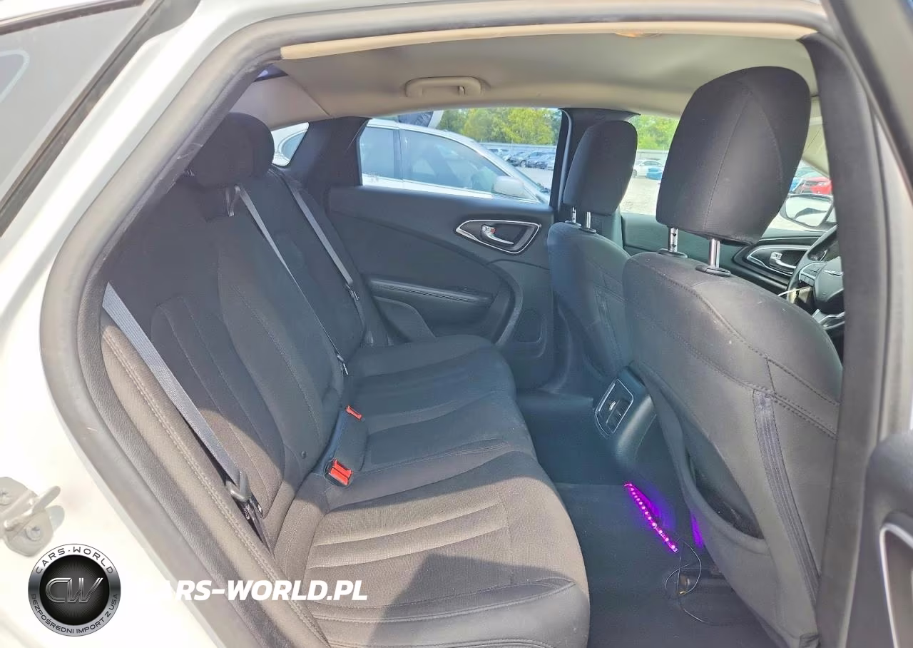 2015 Chrysler 200 Limited VIN:1C3CCCAB5FN648214 - 10