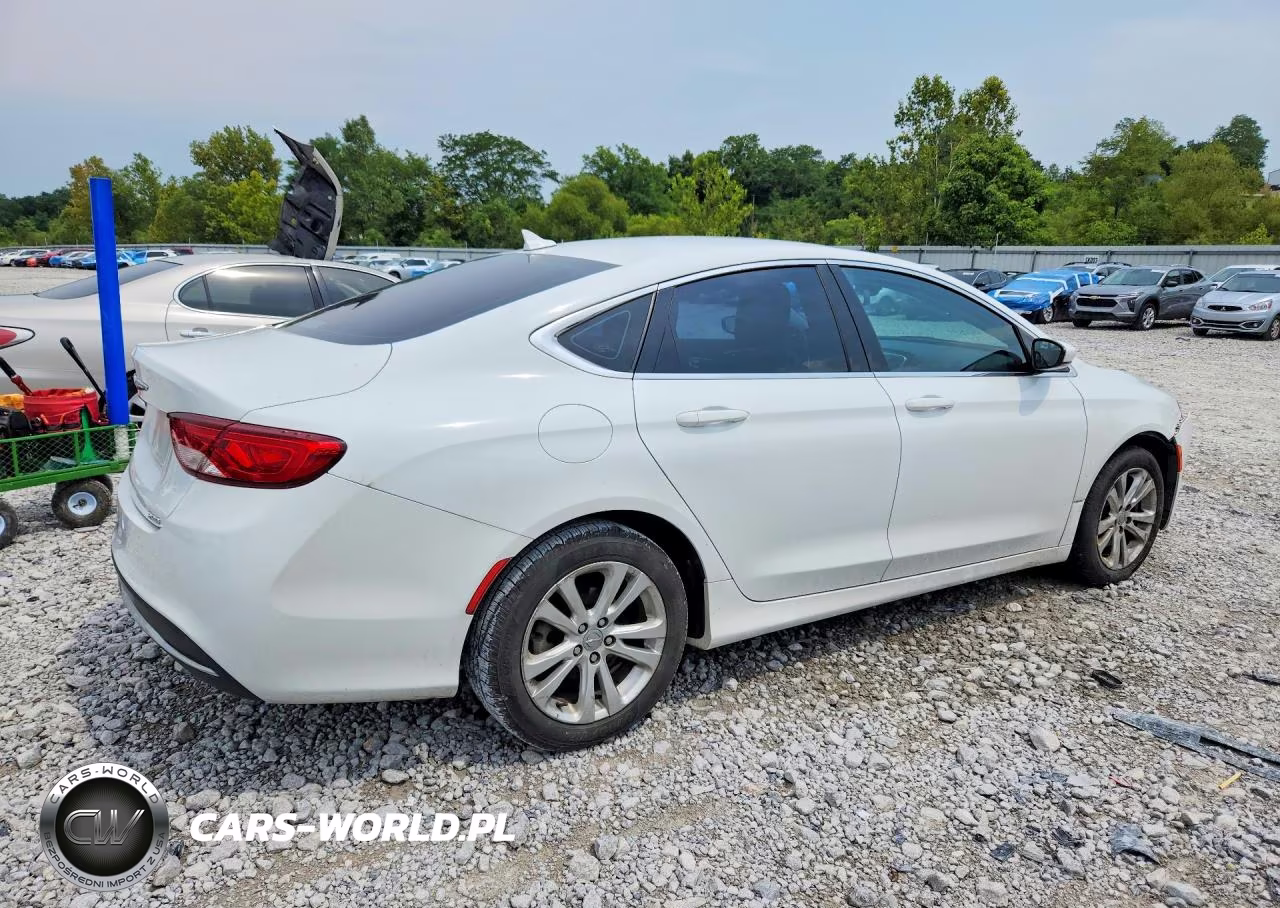 2015 Chrysler 200 Limited VIN:1C3CCCAB5FN648214 - 3