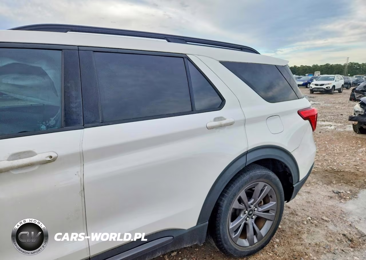 2022 Ford Explorer Xlt VIN:1FMSK7DH7NGA75462 - 10