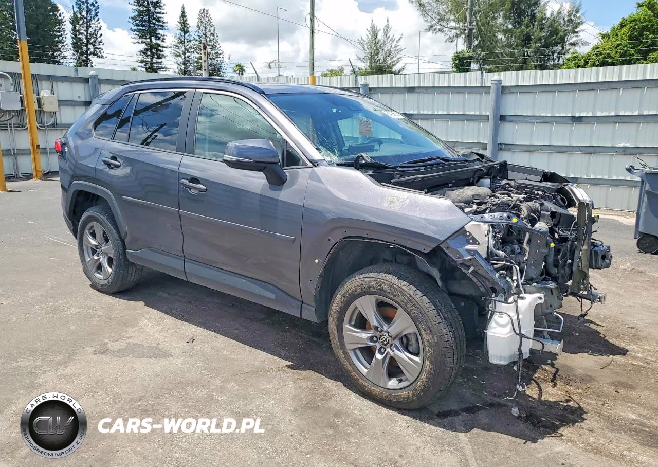 2022 Toyota Rav4 Xle VIN:2T3P1RFV9NW301033 - 4
