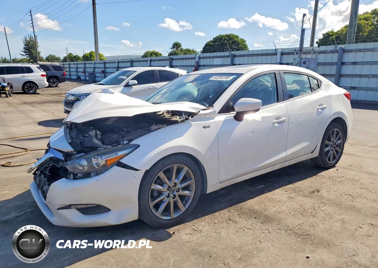2018 Mazda 3 Touring VIN:3MZBN1V38JM174137 - 1