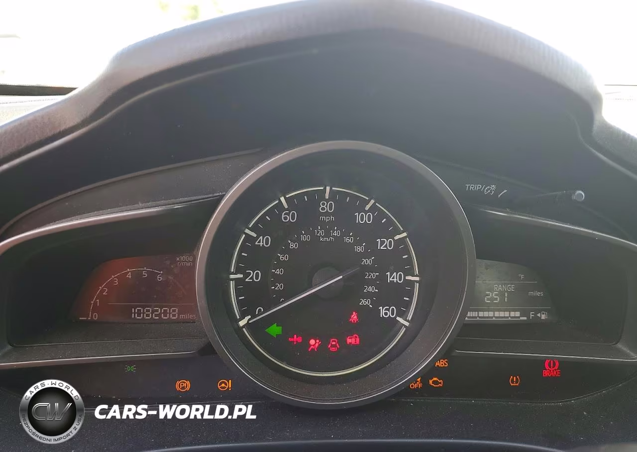 2018 Mazda 3 Touring VIN:3MZBN1V38JM174137 - 9
