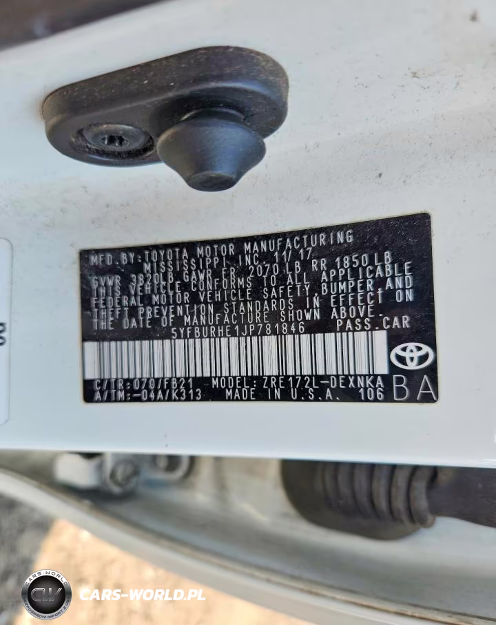 2018 Toyota Corolla Le VIN:5YFBURHE1JP781846 - 13