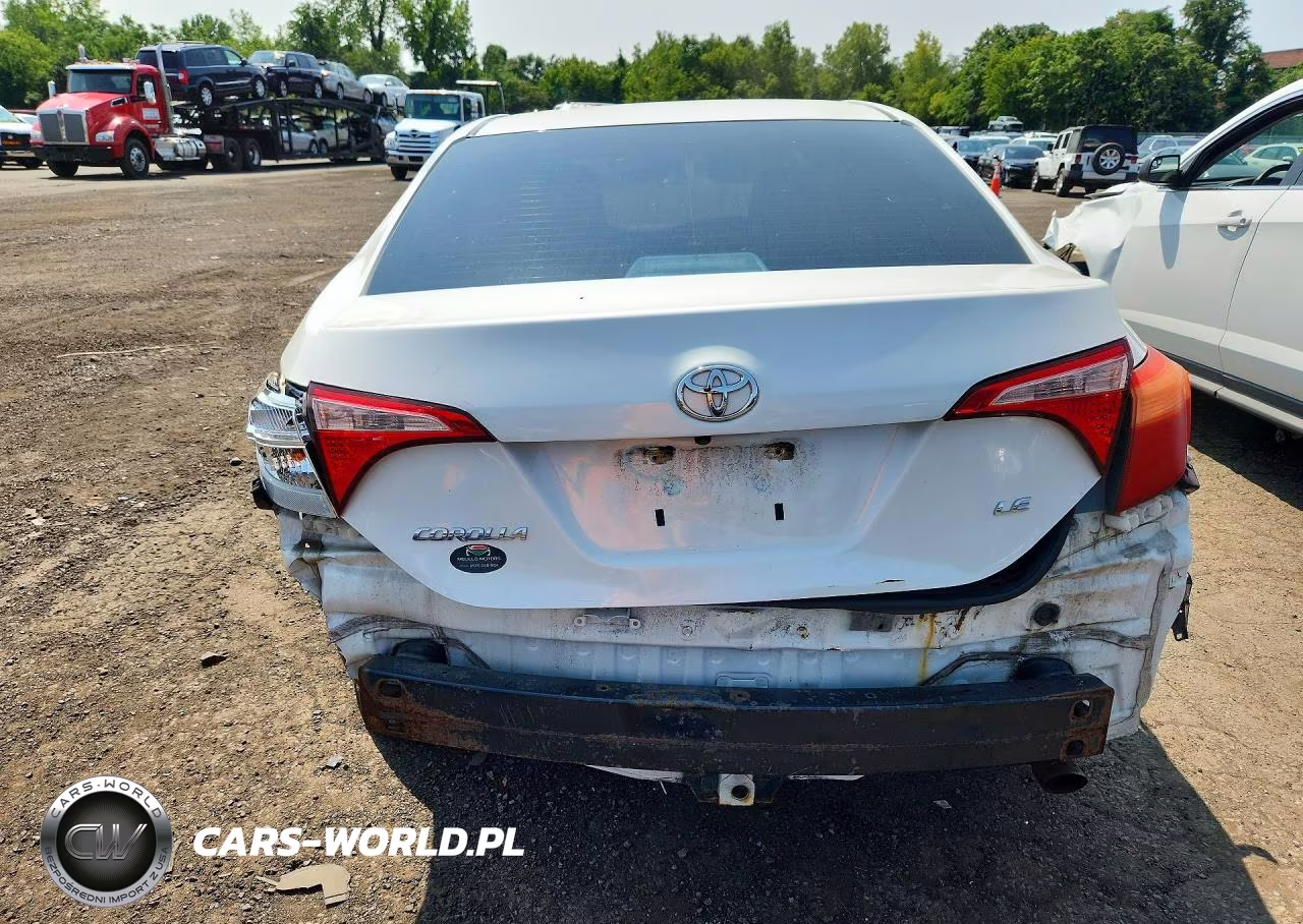 2018 Toyota Corolla Le VIN:5YFBURHE1JP781846 - 6