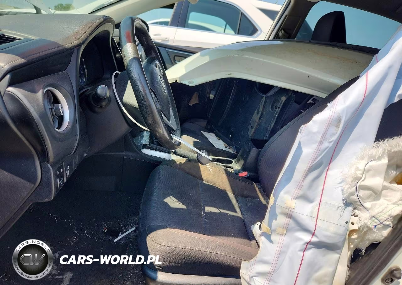 2018 Toyota Corolla Le VIN:5YFBURHE1JP781846 - 7