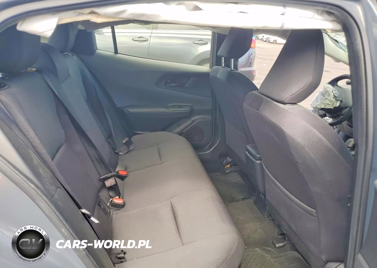 2024 Toyota Prius Le VIN:JTDACAAUXR3025714 - 10