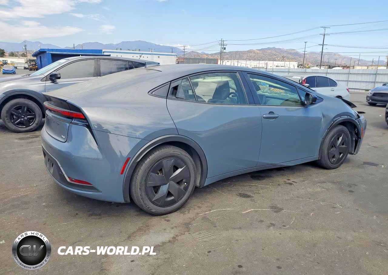 2024 Toyota Prius Le VIN:JTDACAAUXR3025714 - 3