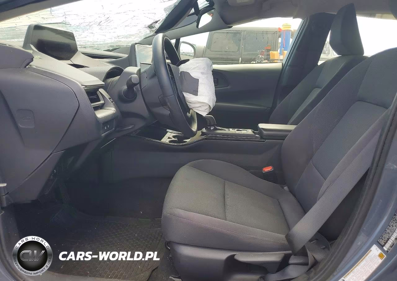2024 Toyota Prius Le VIN:JTDACAAUXR3025714 - 7