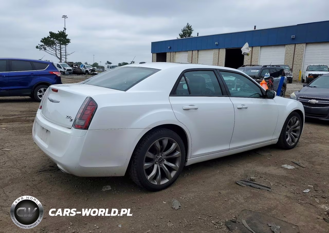 2014 Chrysler 300 S VIN:2C3CCABG8EH355512 - 3