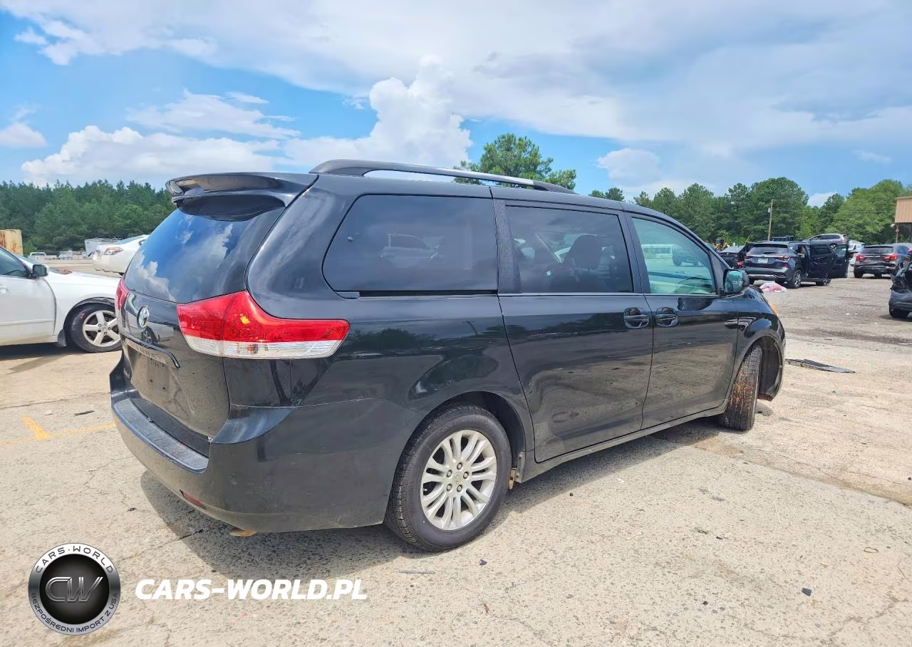 2014 Toyota Sienna Xle 8-Passenger VIN:5TDYK3DC2ES432595 - 3